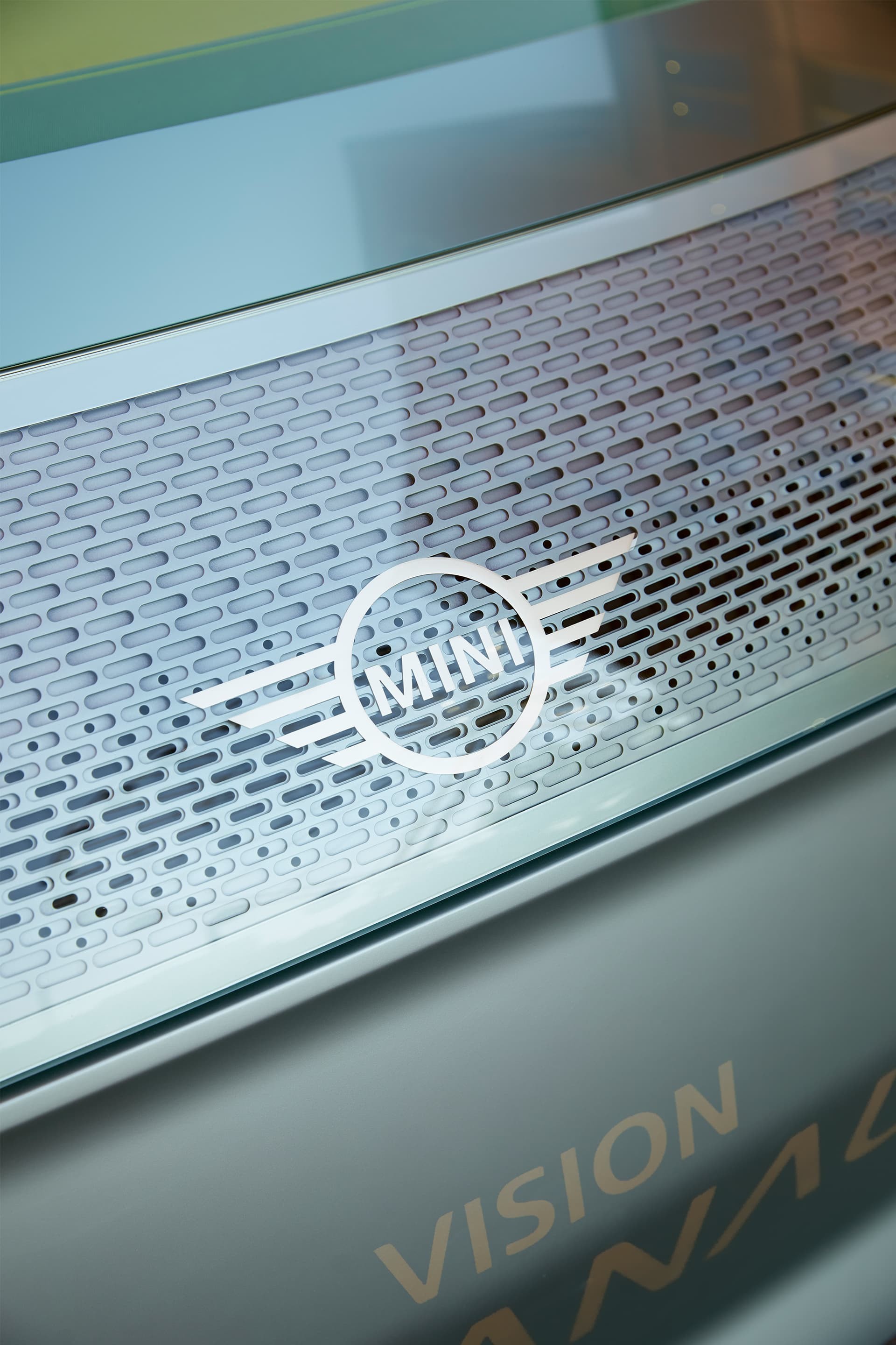 Mini Urbanaut – Vision Logo